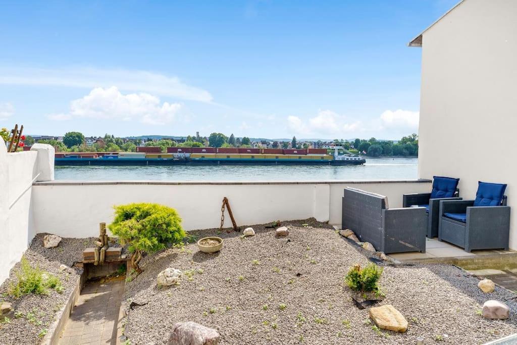 Tiny Apartment With Spacious Terrace On The Rhine นอยวิท ภายนอก รูปภาพ